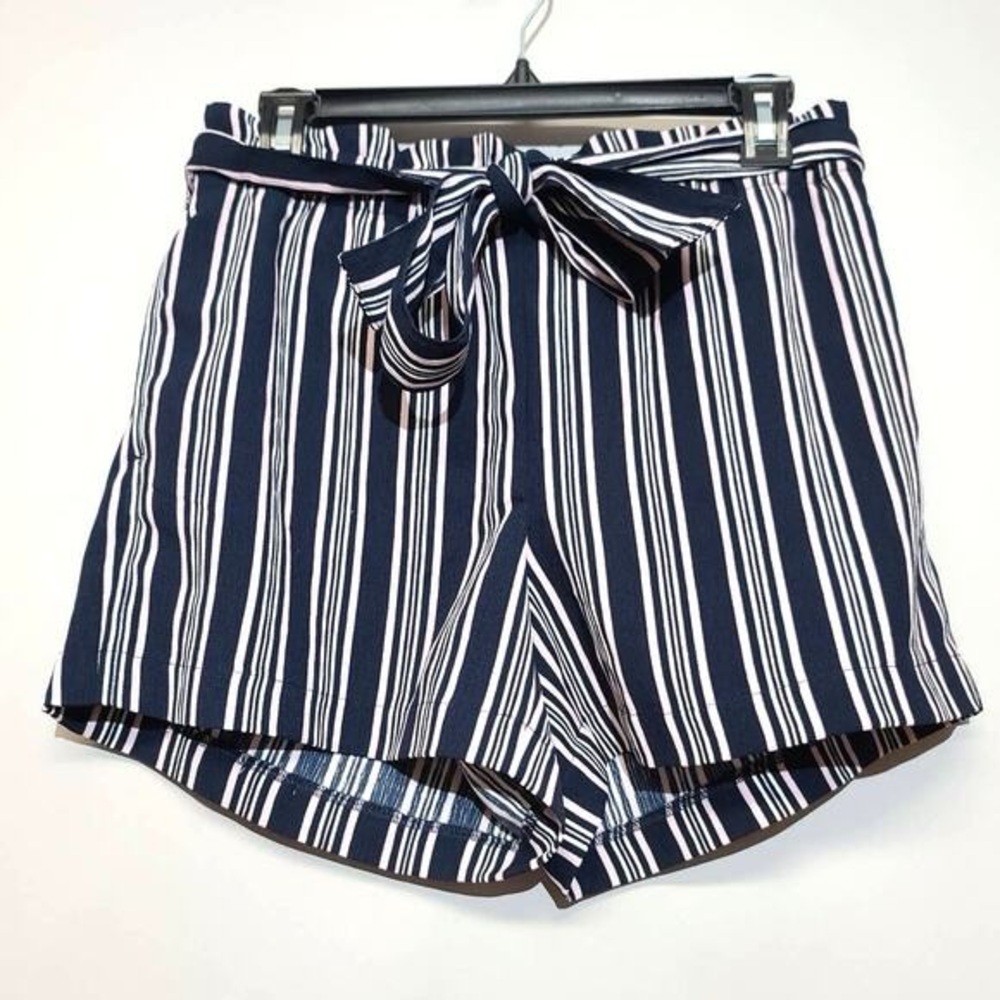 LOFT pull on belted shorts